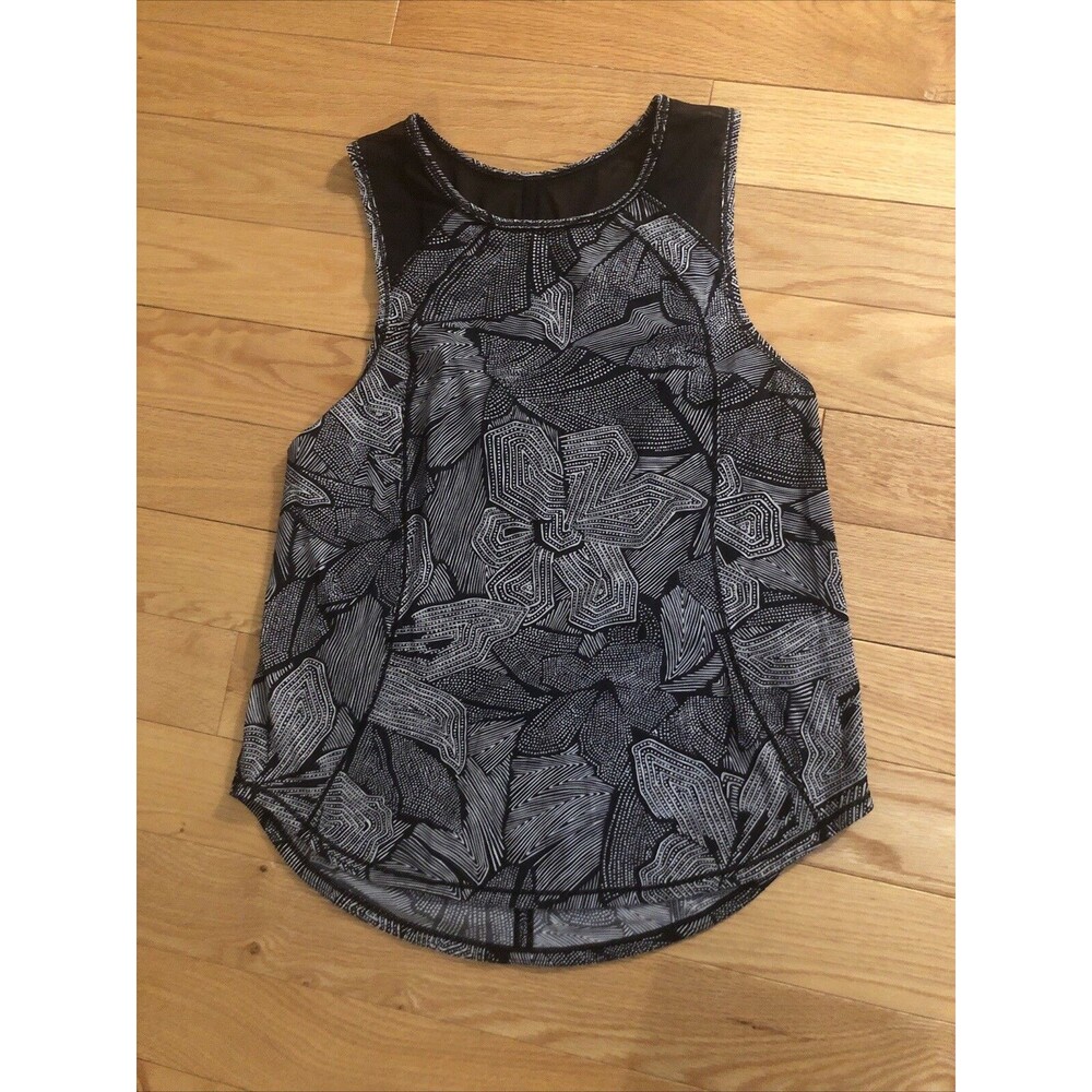 Lululemon‎ tank top NWOT Black Silver pit to pit 16 - 22 inches long